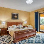 Charmante Familienvilla Fuer 14 Personen In Der Naehe Von By Interhome 波雷奇