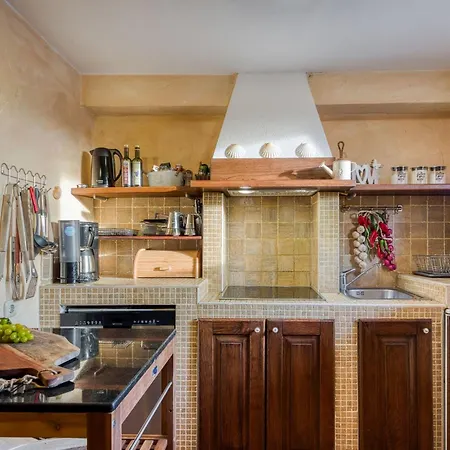 度假居 Charmante Familienvilla Fuer 14 Personen In Der Naehe Von By Interhome *