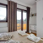 Charmante Familienvilla Fuer 14 Personen In Der Naehe Von By Interhome