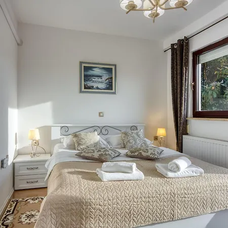 Casa vacanze Charmante Familienvilla Fuer 14 Personen In Der Naehe Von By Interhome Porec