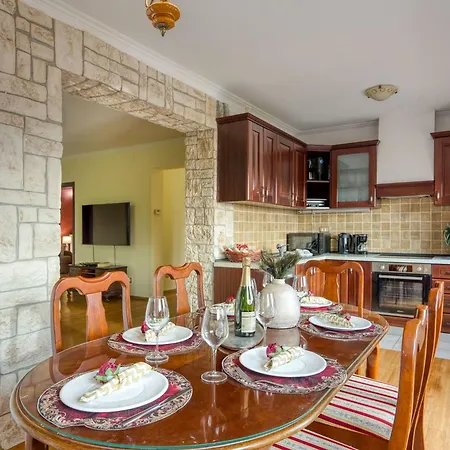 Charmante Familienvilla Fuer 14 Personen In Der Naehe Von By Interhome Holiday home *