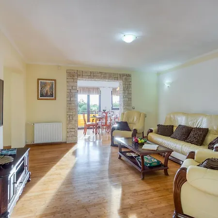 Charmante Familienvilla Fuer 14 Personen In Der Naehe Von By Interhome Holiday home