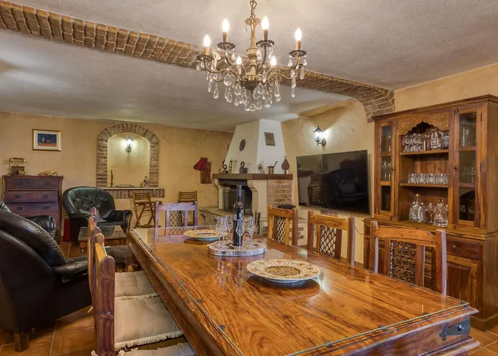 Tatil Evi Charmante Familienvilla Fuer 14 Personen In Der Naehe Von By Interhome *