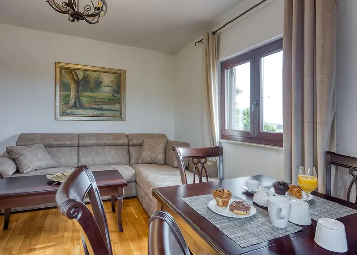 Charmante Familienvilla Fuer 14 Personen In Der Naehe Von By Interhome Casa vacanze *