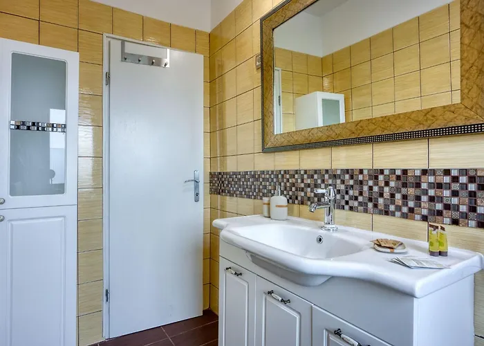 Charmante Familienvilla Fuer 14 Personen In Der Naehe Von By Interhome