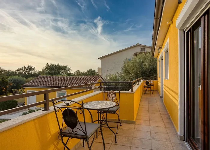 Tatil Evi Charmante Familienvilla Fuer 14 Personen In Der Naehe Von By Interhome