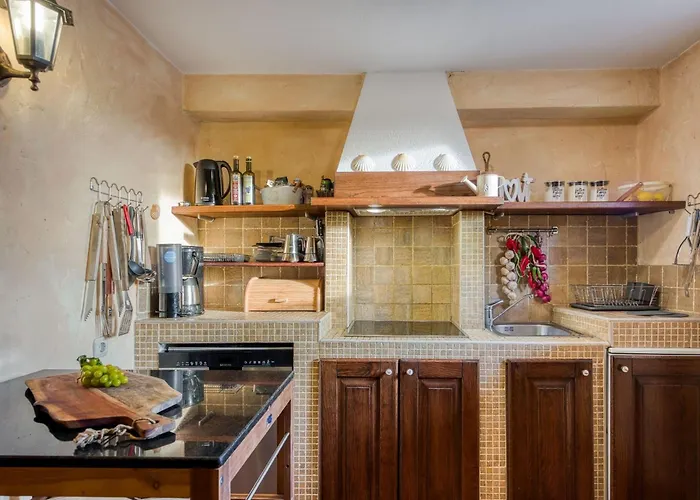 別荘 Charmante Familienvilla Fuer 14 Personen In Der Naehe Von By Interhome *